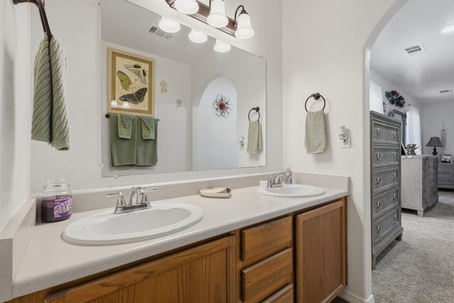 30 Sheba Place, Los Lunas, NM 87031