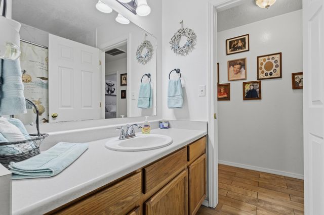 30 Sheba Place, Los Lunas, NM 87031