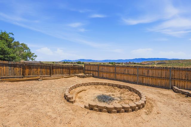 30 Sheba Place, Los Lunas, NM 87031