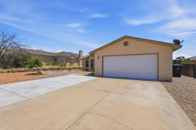 30 Sheba Place, Los Lunas, NM 87031