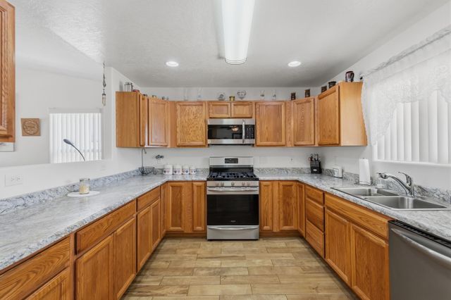 30 Sheba Place, Los Lunas, NM 87031