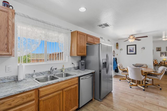 30 Sheba Place, Los Lunas, NM 87031