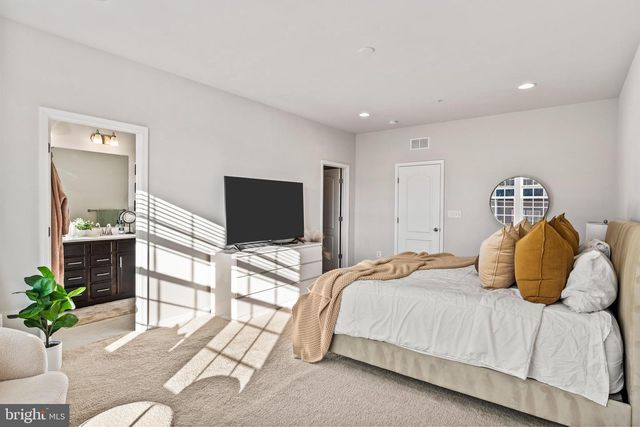 7709 PRESIDENTIAL PKWY, Upper Marlboro, MD 20774