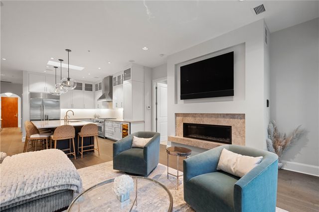 301 5th Avenue 720, Downtown Pgh, PA 15222