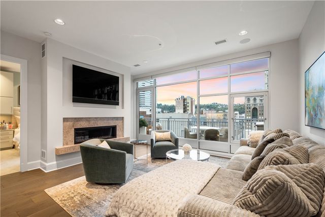 301 5th Avenue 720, Downtown Pgh, PA 15222