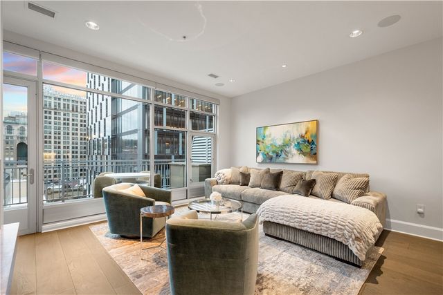 301 5th Avenue 720, Downtown Pgh, PA 15222