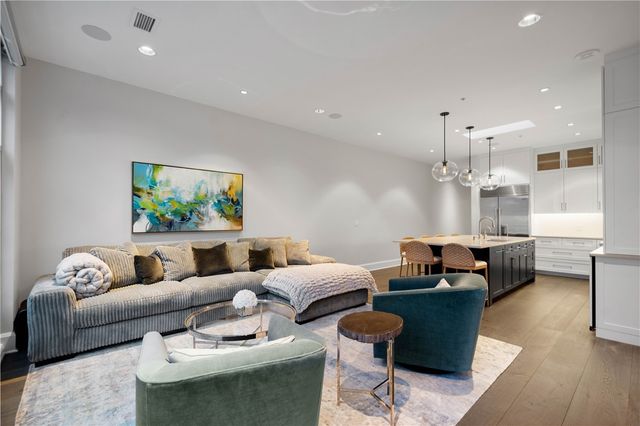 301 5th Avenue 720, Downtown Pgh, PA 15222