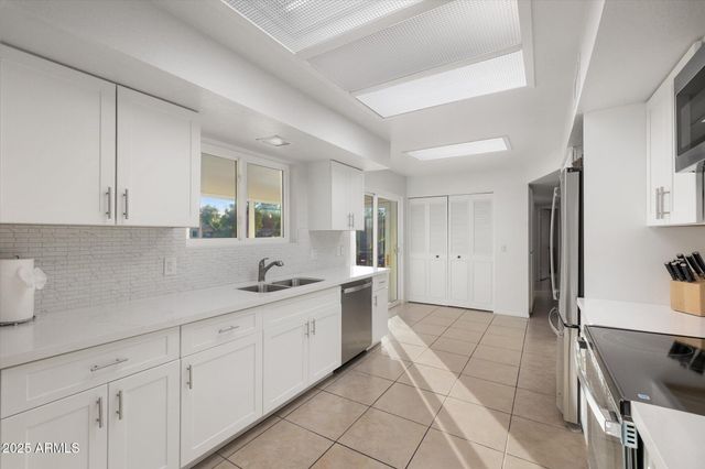 625 LEISURE WORLD --, Mesa, AZ 85206