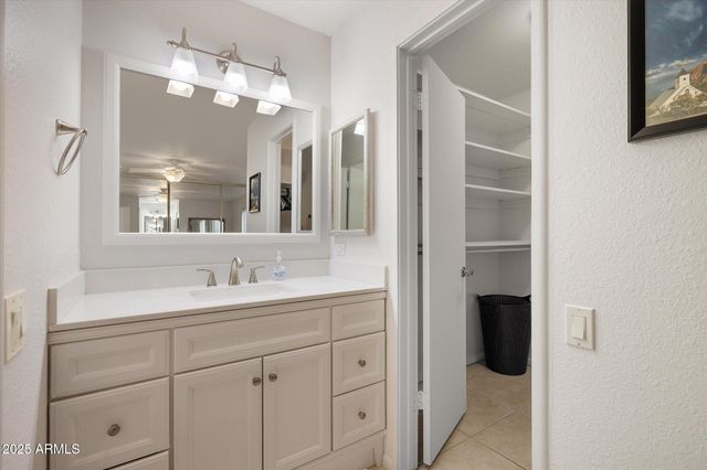 625 LEISURE WORLD --, Mesa, AZ 85206