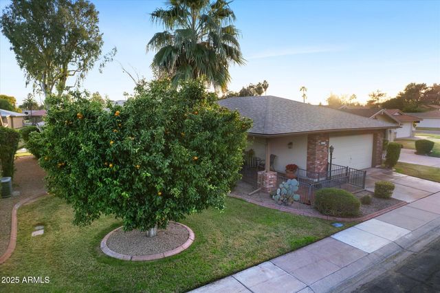 625 LEISURE WORLD --, Mesa, AZ 85206