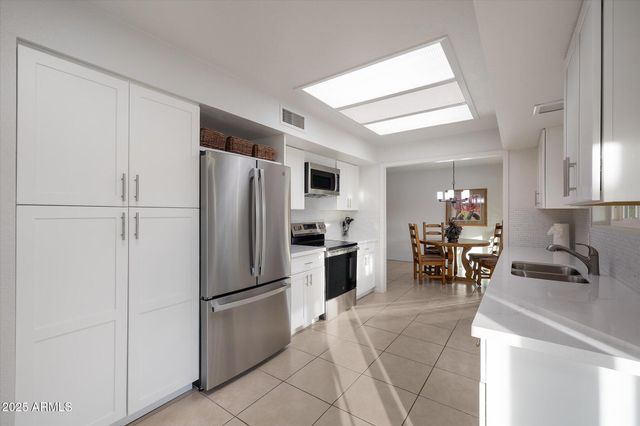 625 LEISURE WORLD --, Mesa, AZ 85206