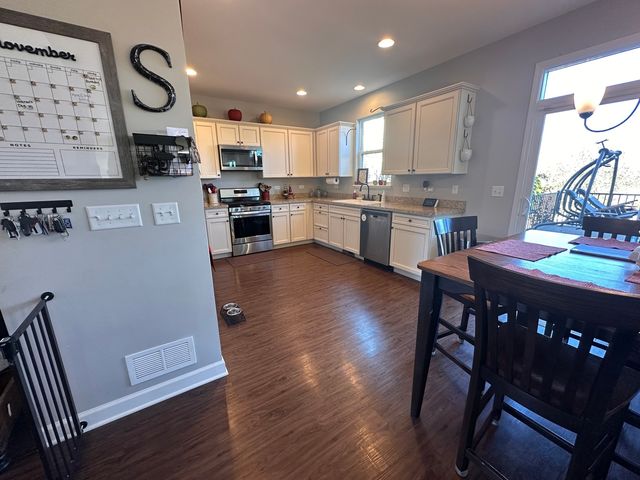 2732 Woodworth Avenue, Woodstock, IL 60098