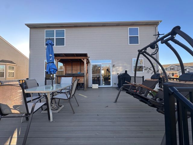 2732 Woodworth Avenue, Woodstock, IL 60098