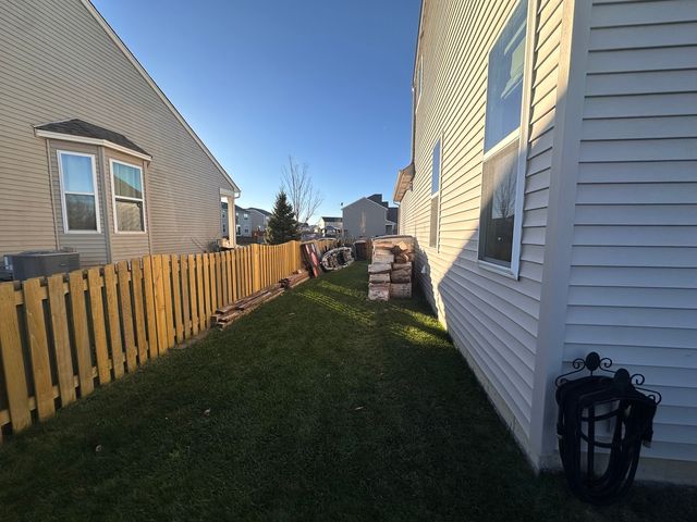 2732 Woodworth Avenue, Woodstock, IL 60098