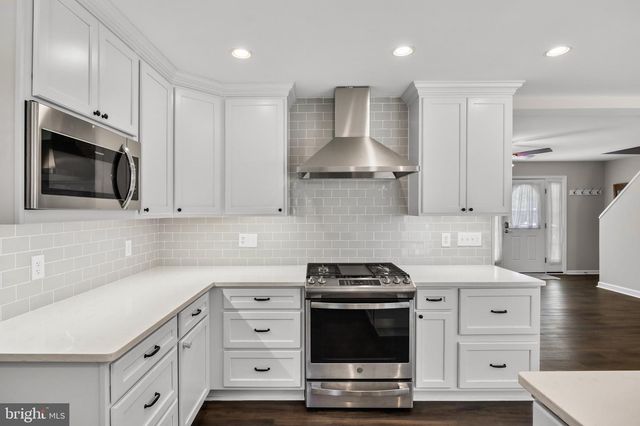 1220 W ATLANTIC AVE, Blackwood, NJ 08012