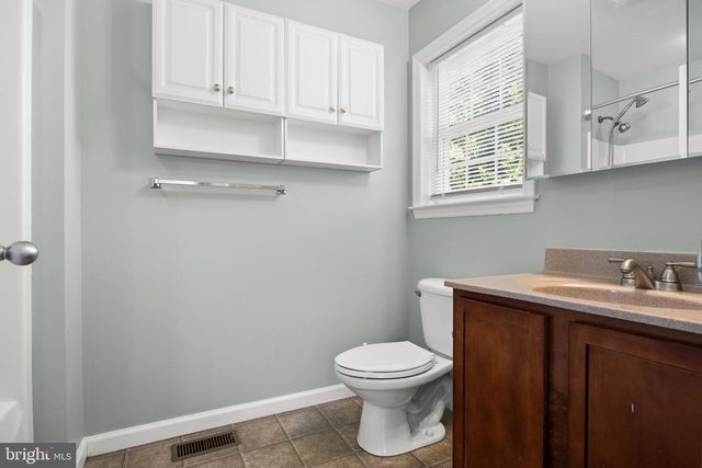 1220 W ATLANTIC AVE, Blackwood, NJ 08012
