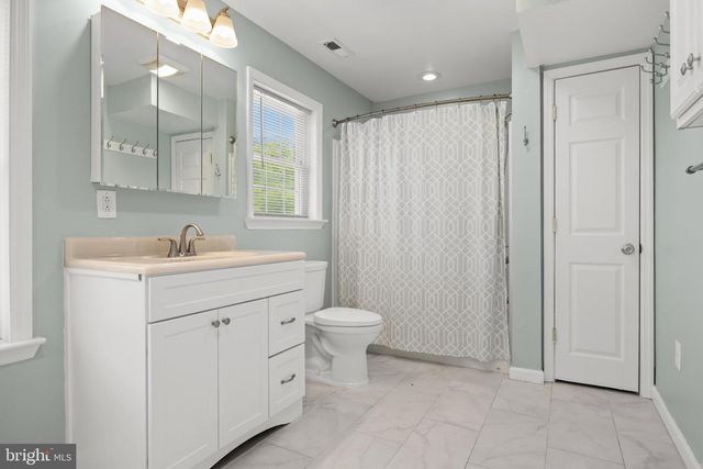 1220 W ATLANTIC AVE, Blackwood, NJ 08012