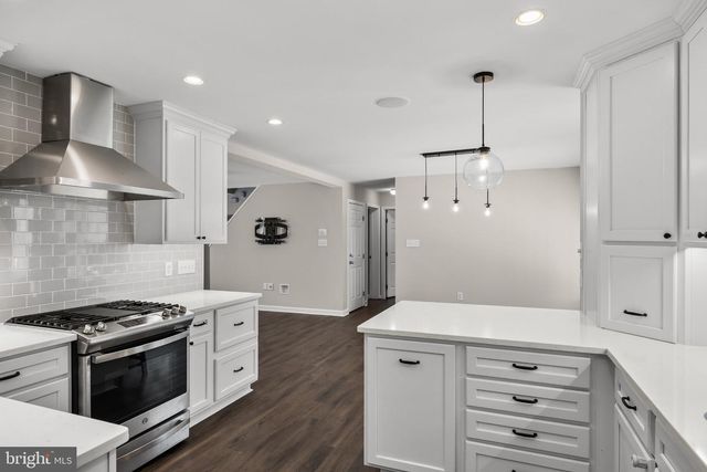 1220 W ATLANTIC AVE, Blackwood, NJ 08012