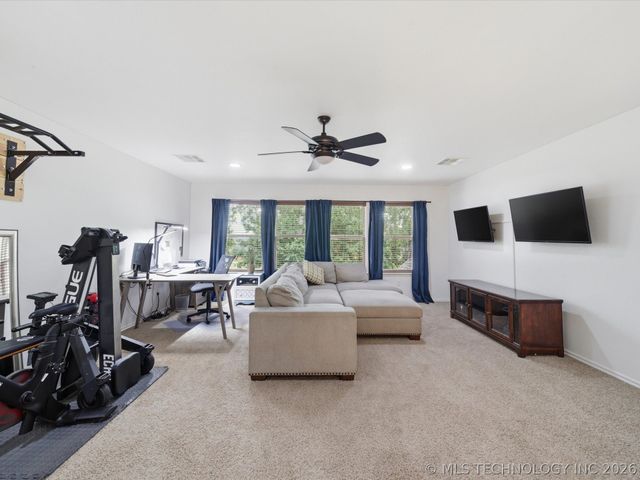 7058 E 127th Street S, Bixby, OK 74008