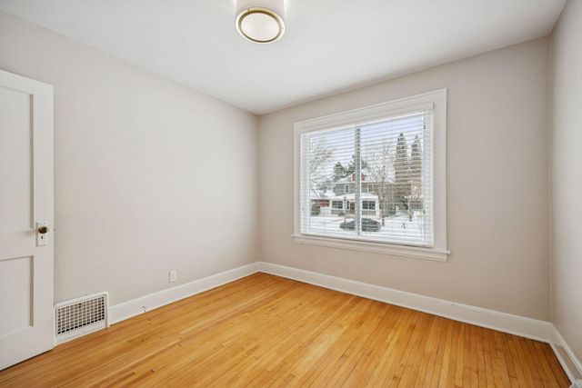 1275 Niles Avenue, Saint Paul, MN 55116