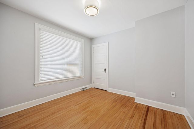 1275 Niles Avenue, Saint Paul, MN 55116