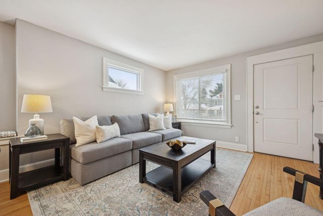 1275 Niles Avenue, Saint Paul, MN 55116