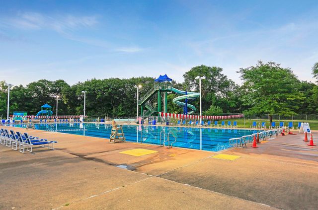 1275 Niles Avenue, Saint Paul, MN 55116