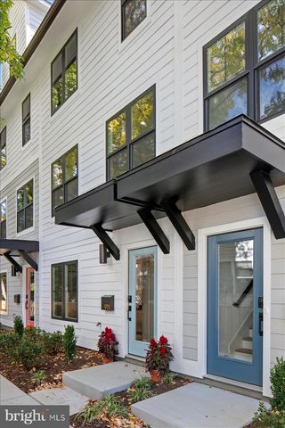 909 N IRVING ST, Arlington, VA 22201