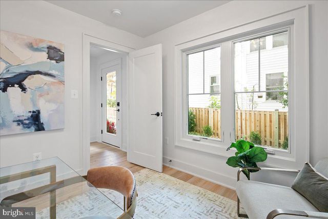 909 N IRVING ST, Arlington, VA 22201