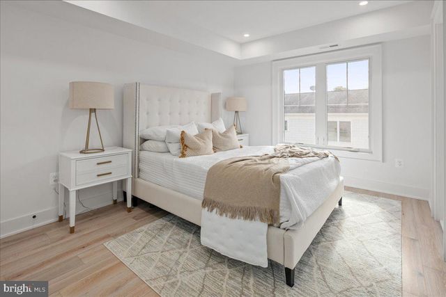 909 N IRVING ST, Arlington, VA 22201