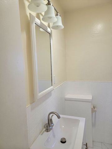 28 Bryant St, Malden, MA 02148