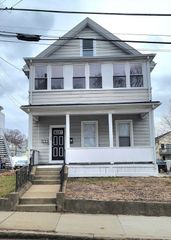 28 Bryant St, Malden, MA 02148