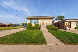 491 Escanaba Avenue, Calumet City, IL 60409