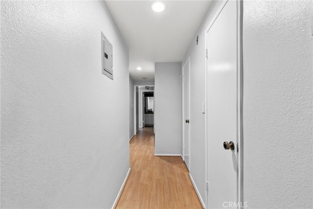 17500 Sherman Way 102, Van Nuys, CA 91406