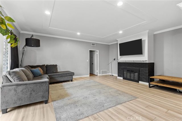 17500 Sherman Way 102, Van Nuys, CA 91406