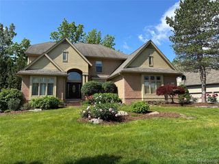 6601 Pembridge Pembridge Hill, West Bloomfield, MI 48322