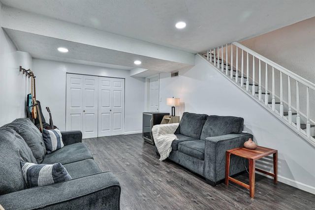 137 Valley View Drive, Southgate, KY 41071