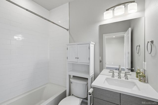 7851 W 51st Avenue B, Arvada, CO 80002