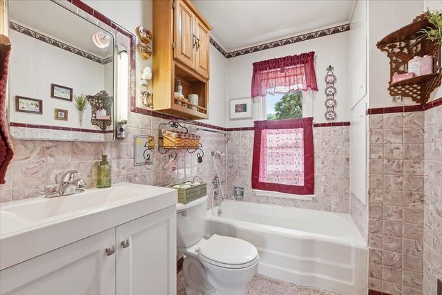232 JORDAN Street, Council Bluffs, IA 51503