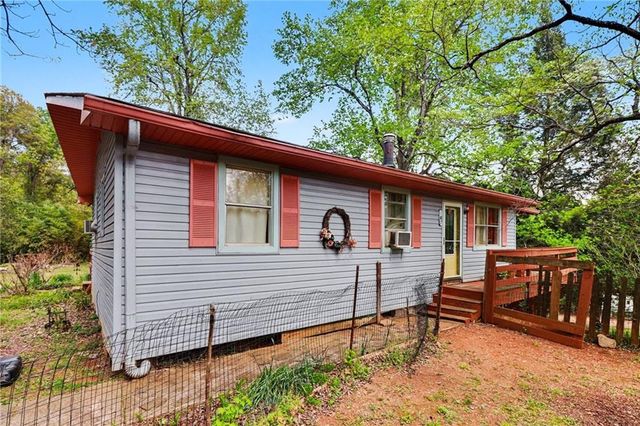 204 Adams Circle SE, Silver Creek, GA 30173