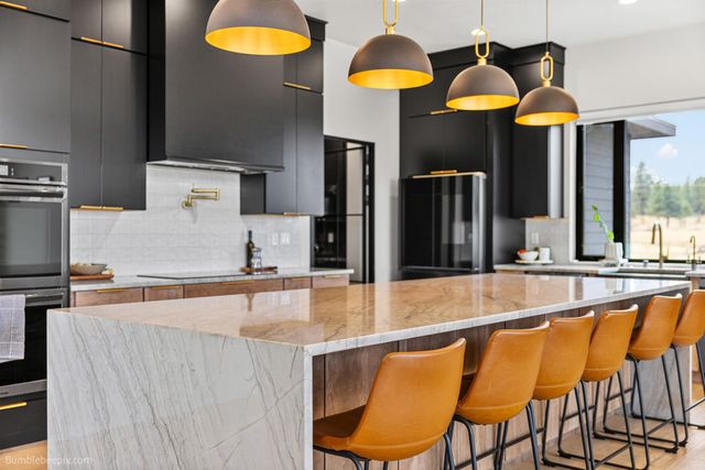 8250 W Mission Rd, Spokane, WA 99224