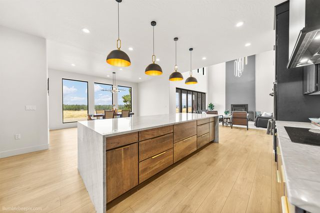 8250 W Mission Rd, Spokane, WA 99224