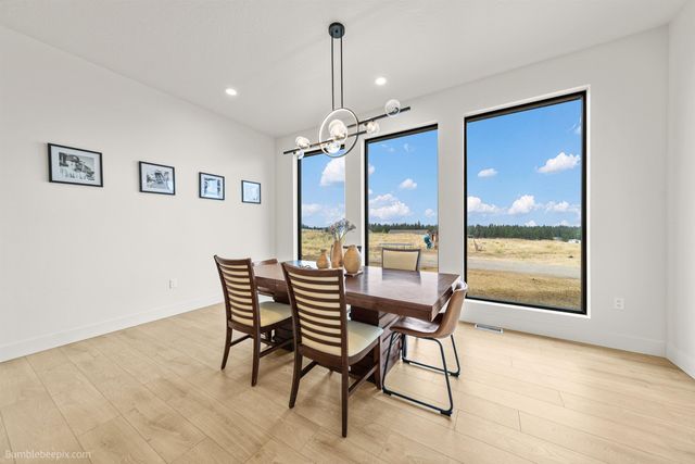 8250 W Mission Rd, Spokane, WA 99224