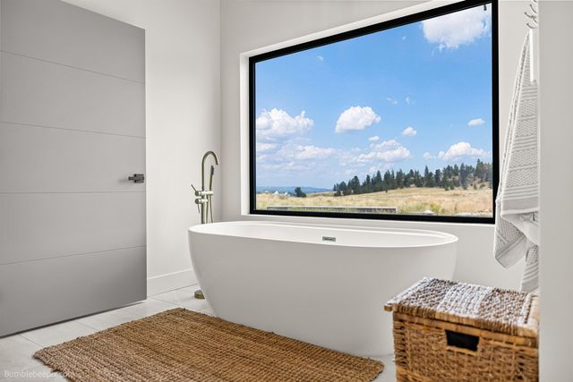 8250 W Mission Rd, Spokane, WA 99224