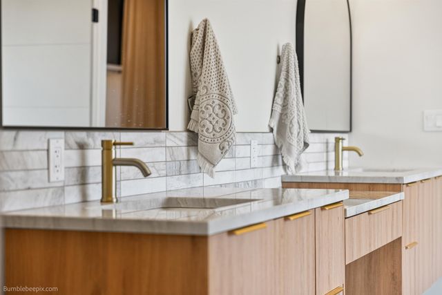 8250 W Mission Rd, Spokane, WA 99224