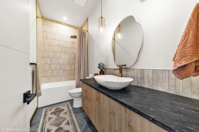 8250 W Mission Rd, Spokane, WA 99224