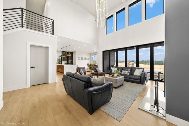 8250 W Mission Rd, Spokane, WA 99224