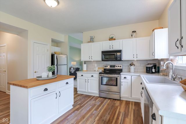 7681 Corsican Circle, Avon, IN 46123