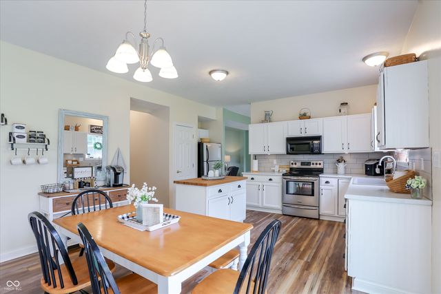 7681 Corsican Circle, Avon, IN 46123