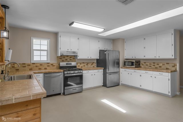 6612 N Club Drive, Shreveport, LA 71107